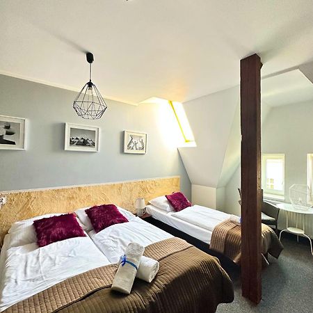 Expolis Residence - City Center Mtp Targi - 24H #Betterthanyourex Poznań Buitenkant foto
