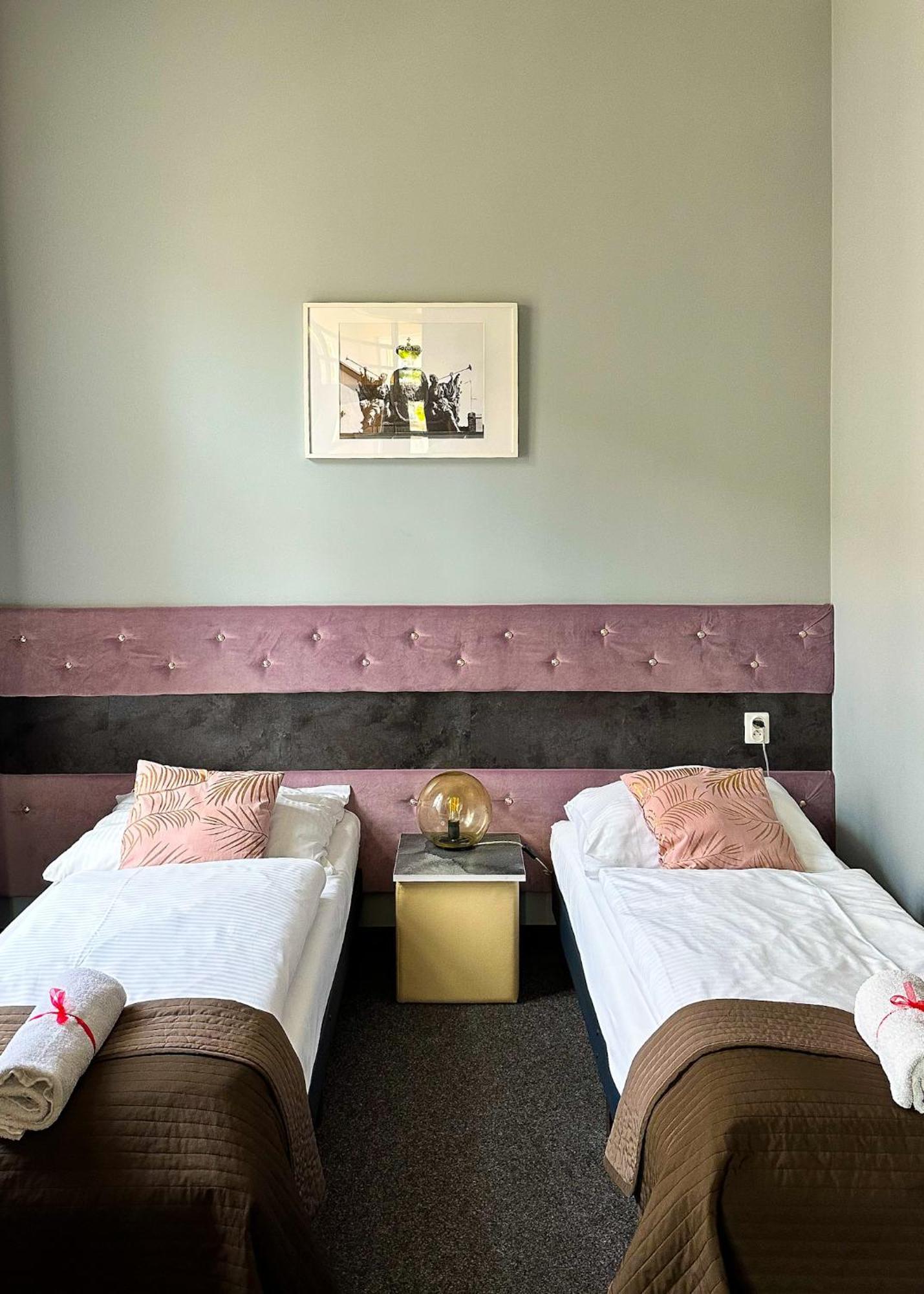 Expolis Residence - City Center Mtp Targi - 24H #Betterthanyourex Poznań Buitenkant foto