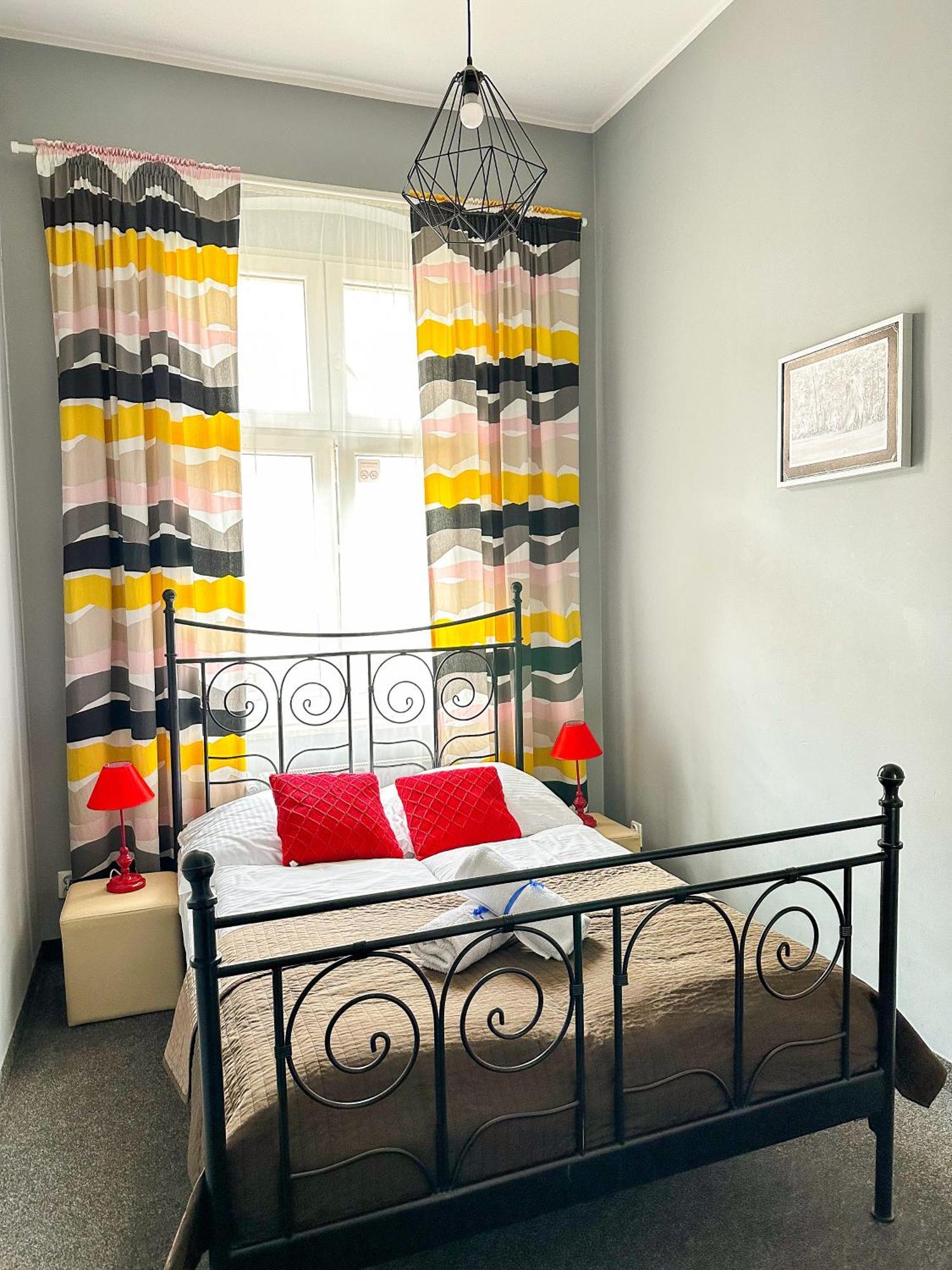 Expolis Residence - City Center Mtp Targi - 24H #Betterthanyourex Poznań Buitenkant foto